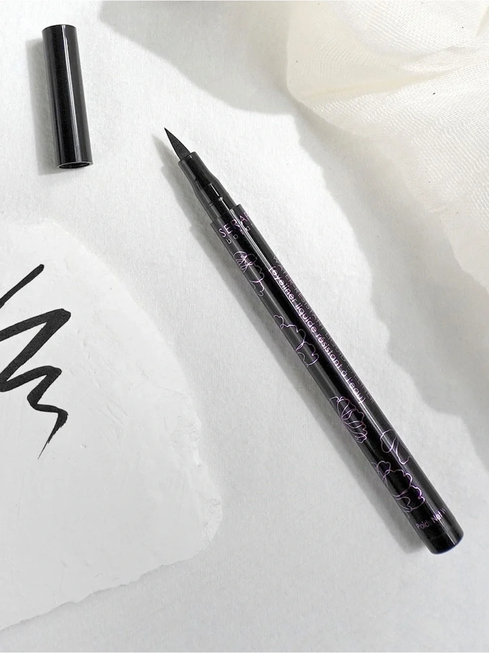Seraphine Botanicals Liquid Coal Water-Resistant Liquid Eyeliner - Black